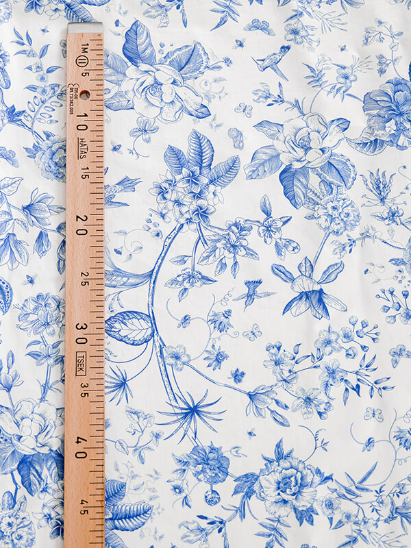 Gros plan sur le tissu Tissu toile de jouy tencel viscose au mètre bleu